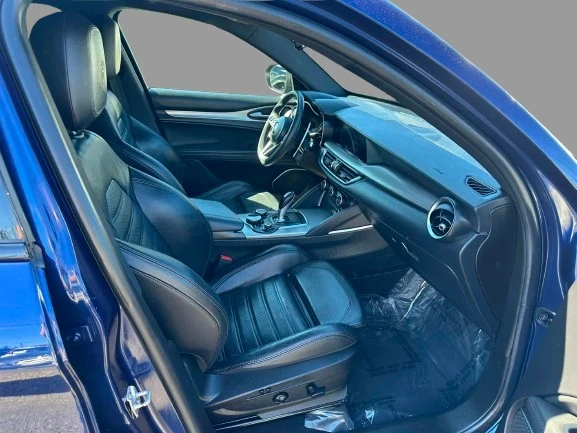 2018 Alfa Romeo Stelvio - Image 17 of 20