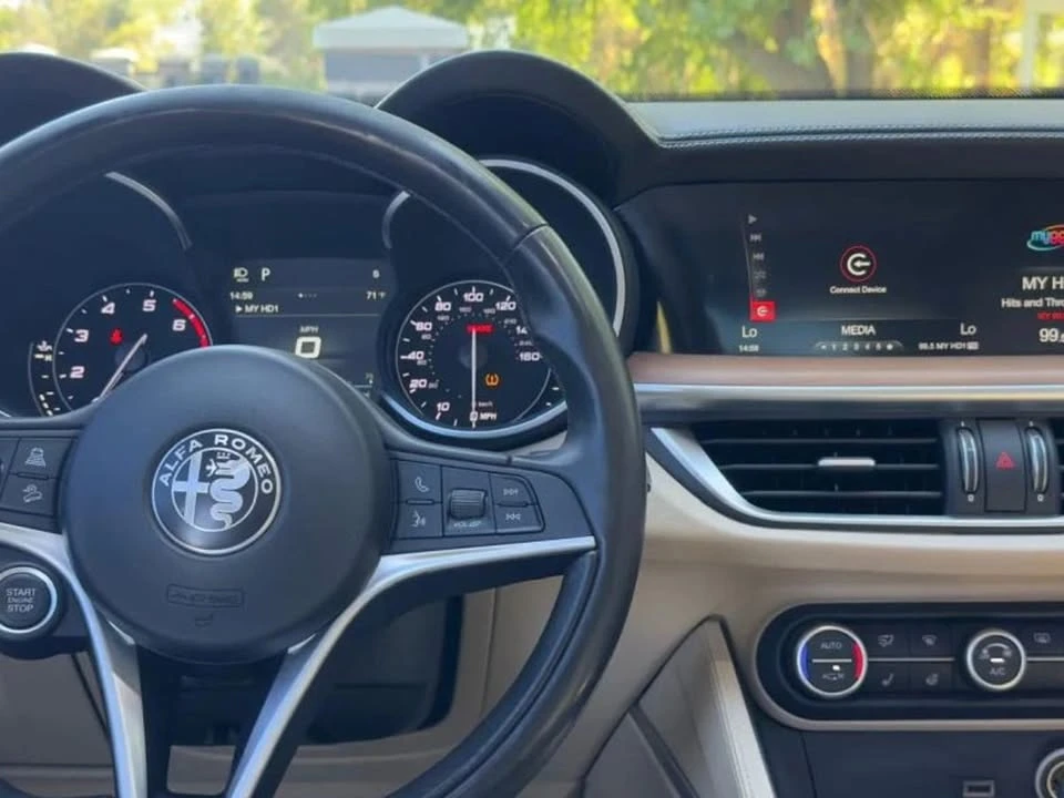 2018 Alfa Romeo Stelvio - Image 9 of 14
