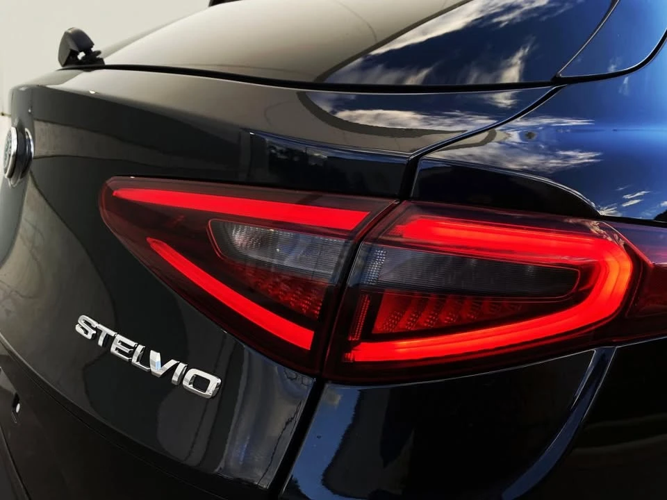 2018 Alfa Romeo Stelvio - Image 13 of 18