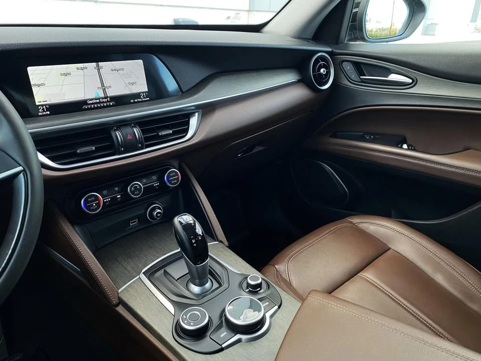2018 Alfa Romeo Stelvio - Image 17 of 18