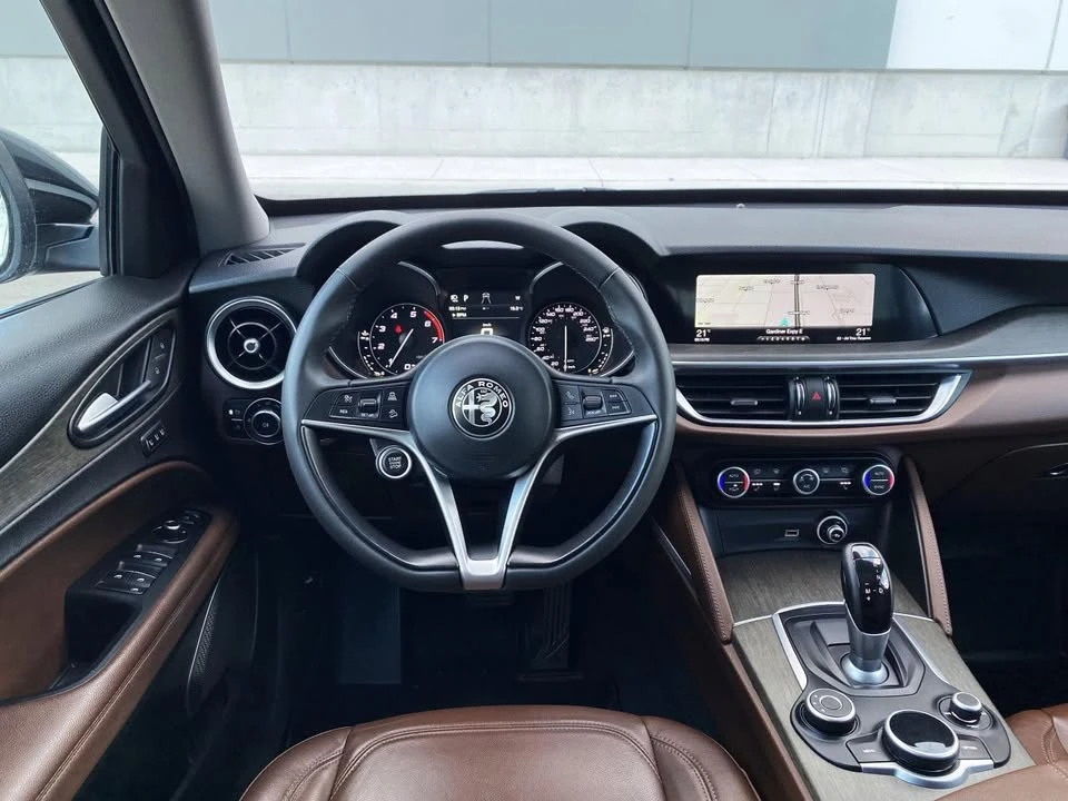 2018 Alfa Romeo Stelvio - Image 16 of 18