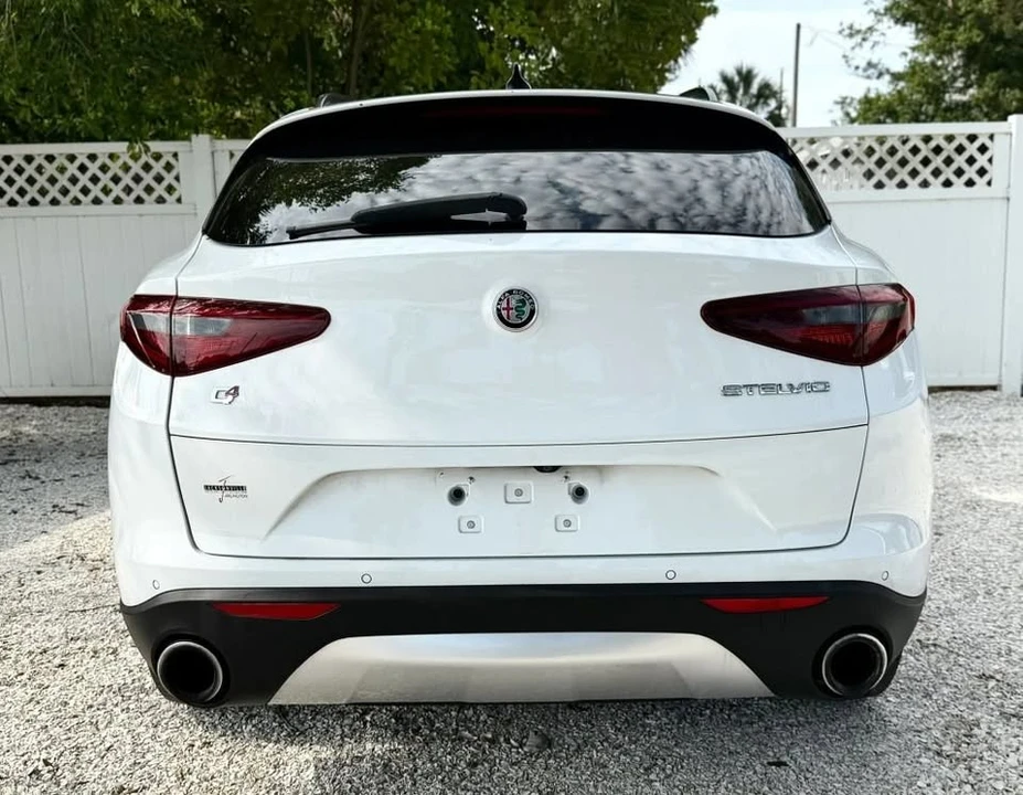 2018 Alfa Romeo Stelvio - Image 18 of 20