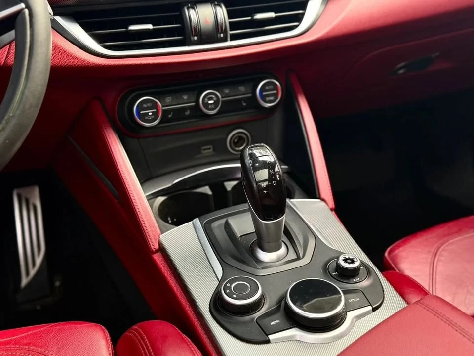 2018 Alfa Romeo Stelvio - Image 13 of 20