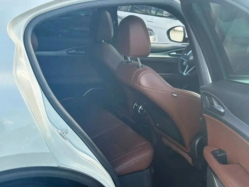 2018 Alfa Romeo Stelvio - Image 13 of 18