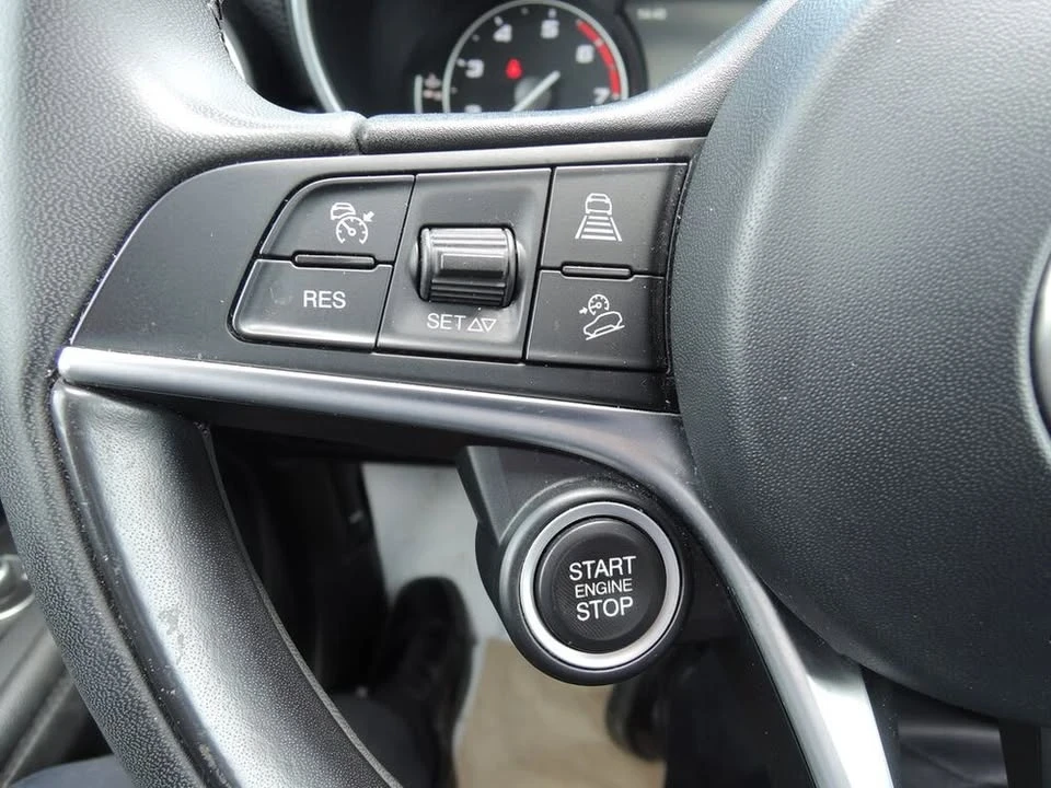 2018 Alfa Romeo Stelvio - Image 9 of 10