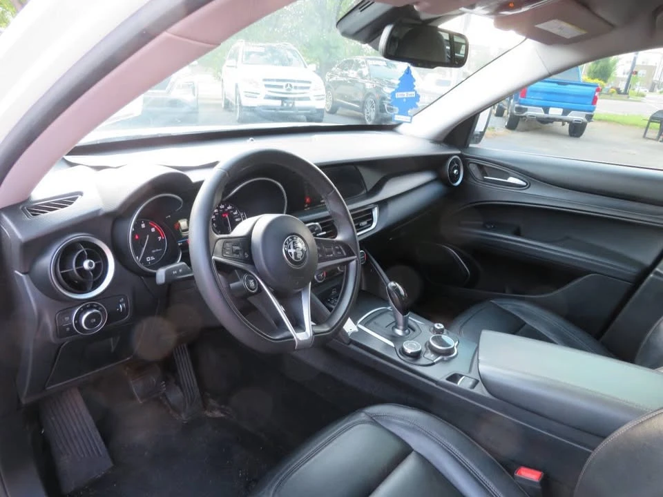 2018 Alfa Romeo Stelvio - Image 16 of 20