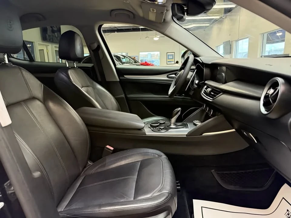 2018 Alfa Romeo Stelvio - Image 16 of 20