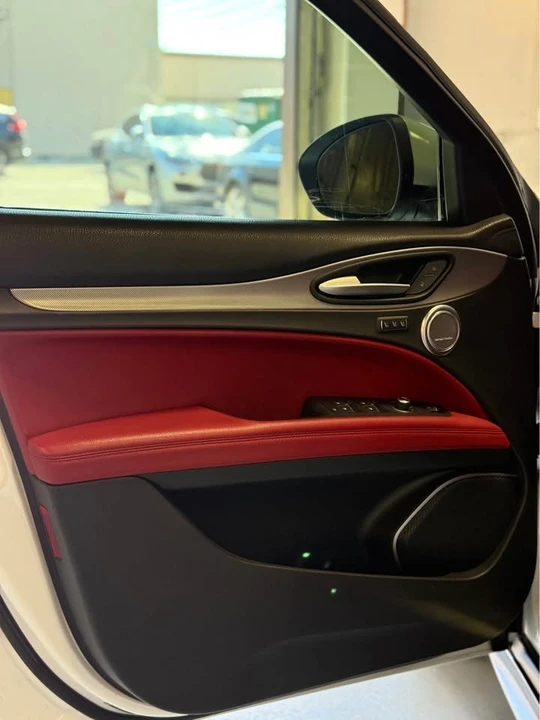 2018 Alfa Romeo Stelvio - Image 14 of 20