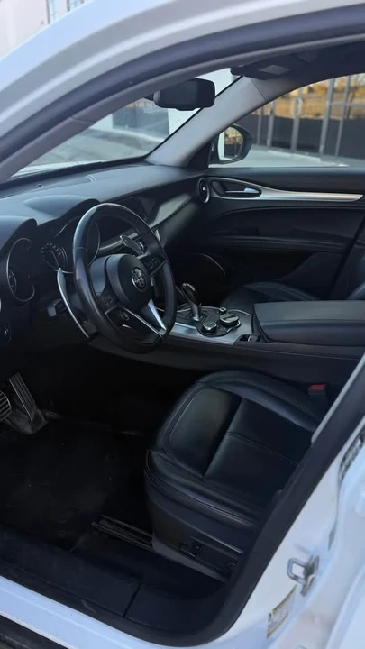 2018 Alfa Romeo Stelvio - Image 9 of 12