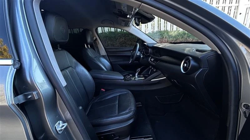 2018 Alfa Romeo Stelvio - Image 18 of 20