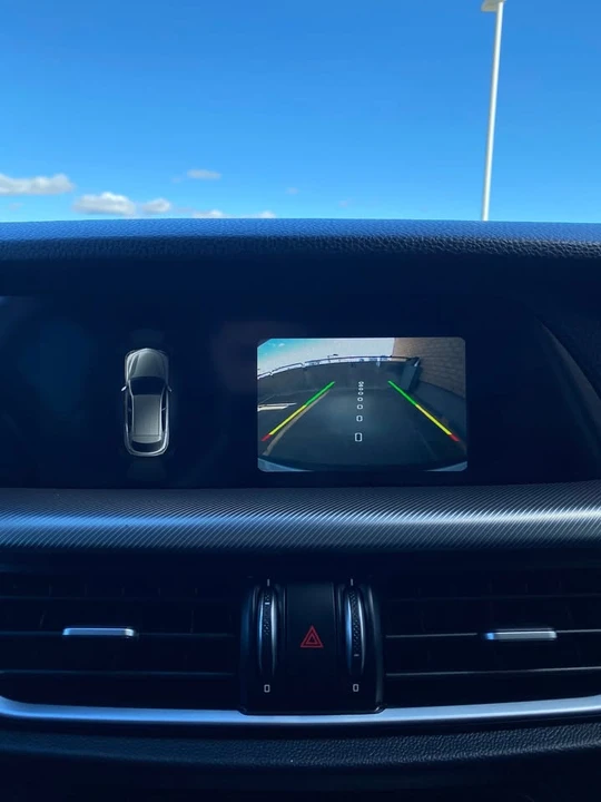 2018 Alfa Romeo Stelvio - Image 15 of 19