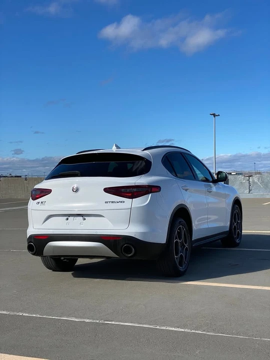 2018 Alfa Romeo Stelvio - Image 8 of 19
