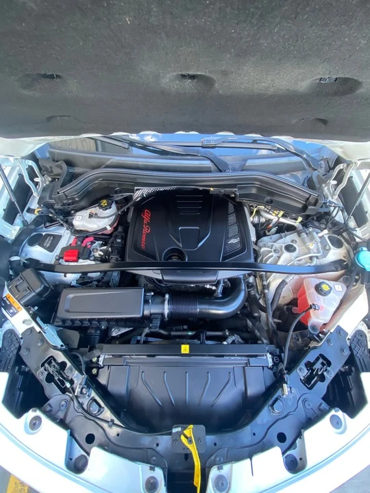 2018 Alfa Romeo Stelvio - Image 14 of 19