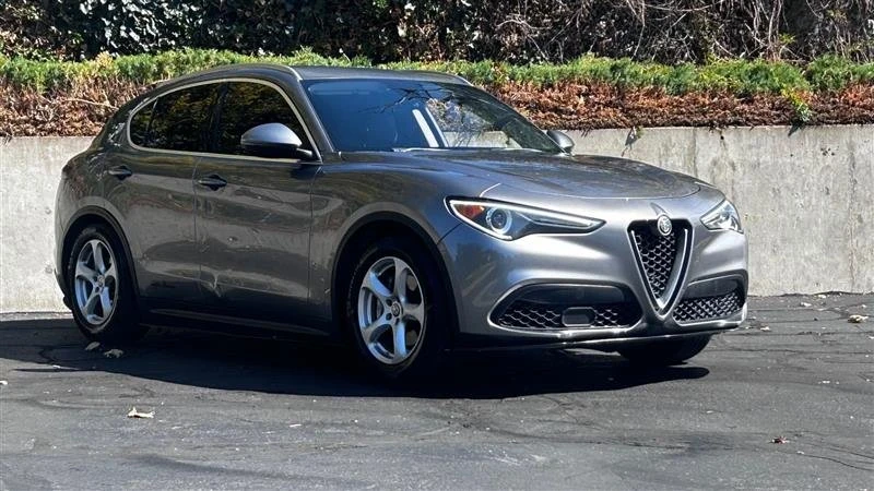 2018 Alfa Romeo Stelvio - Image 5 of 17