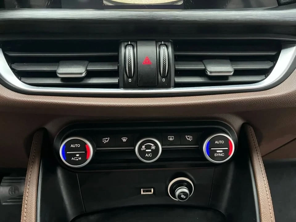 2018 Alfa Romeo Stelvio - Image 18 of 20