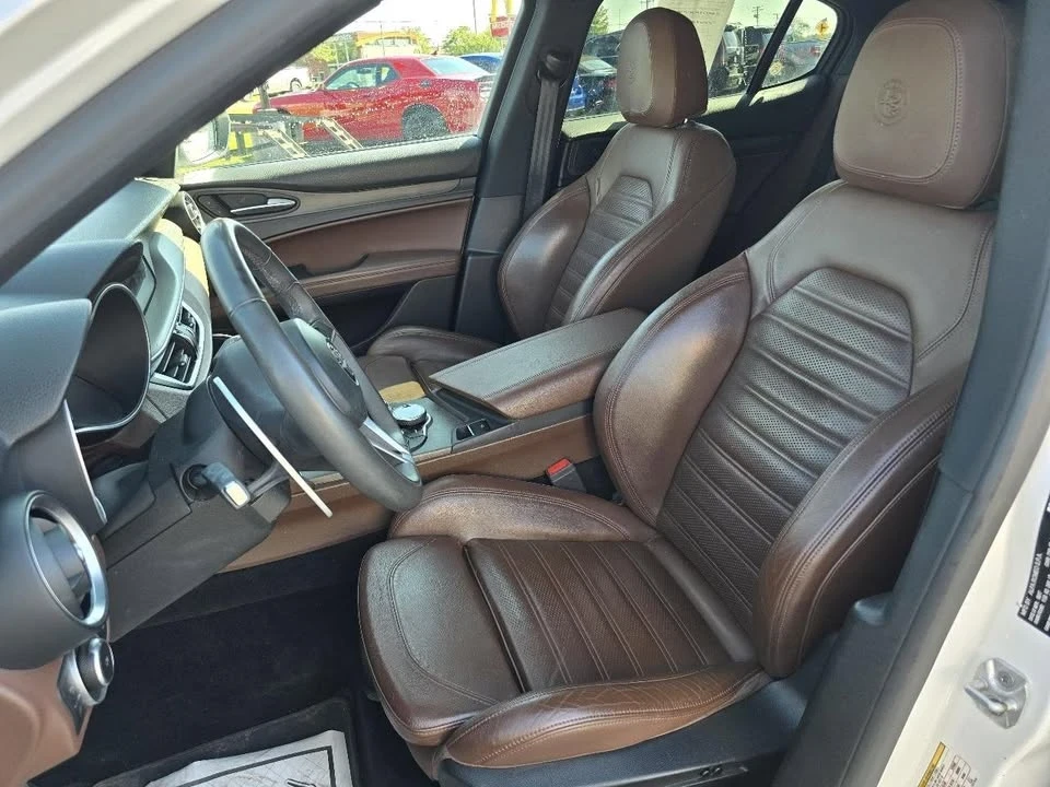 2018 Alfa Romeo Stelvio - Image 15 of 20