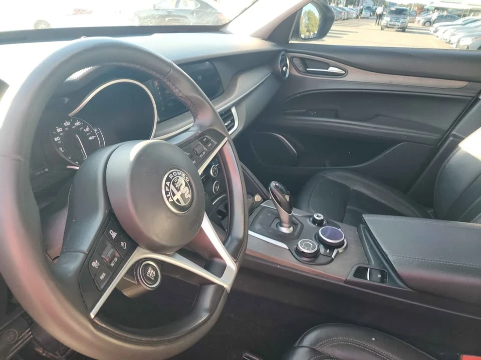 2018 Alfa Romeo Stelvio - Image 15 of 18