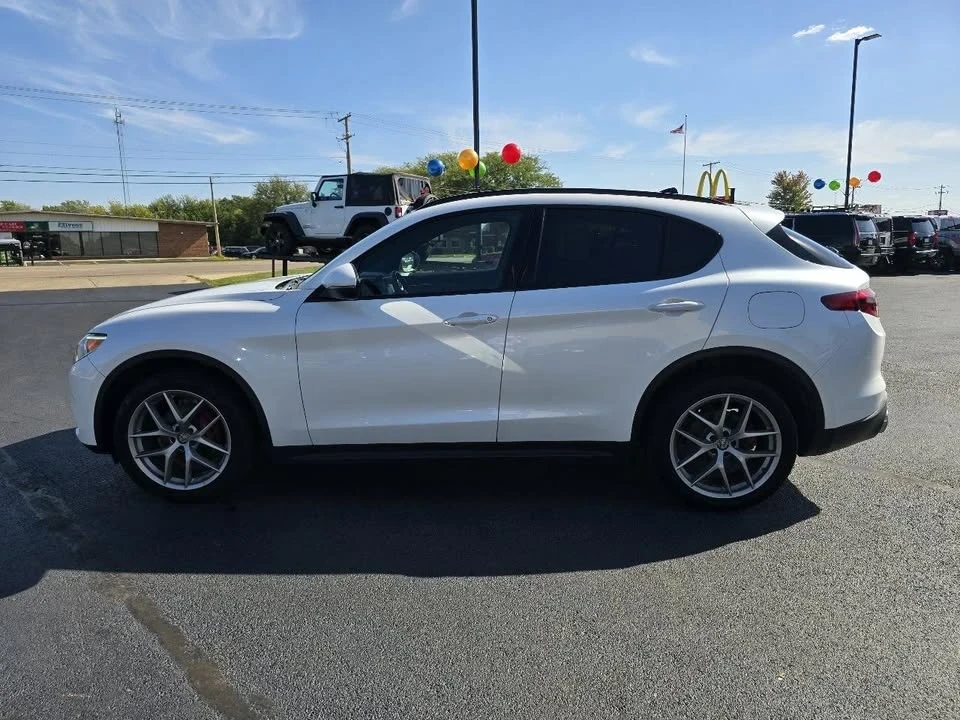 2018 Alfa Romeo Stelvio - Image 13 of 20