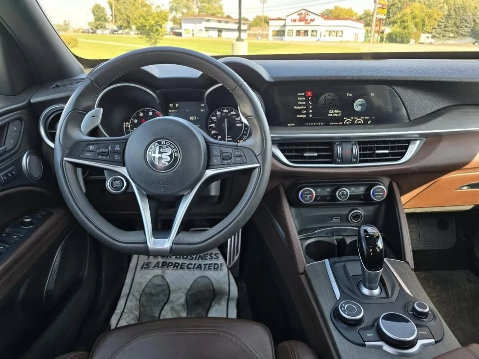 2018 Alfa Romeo Stelvio - Image 16 of 20