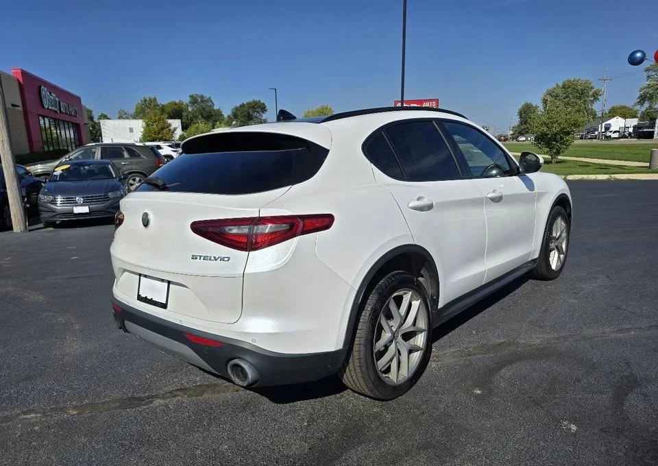 2018 Alfa Romeo Stelvio - Image 8 of 20