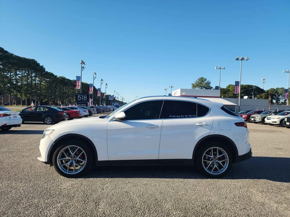 2018 Alfa Romeo Stelvio - Image 2 of 18