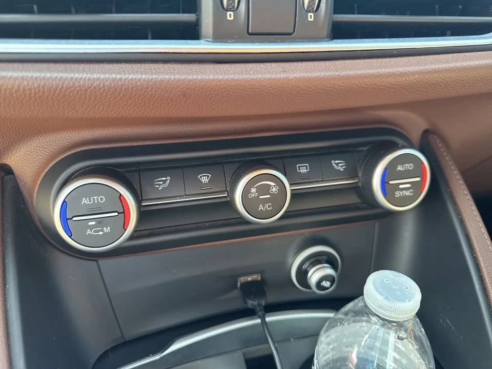 2018 Alfa Romeo Stelvio - Image 17 of 20