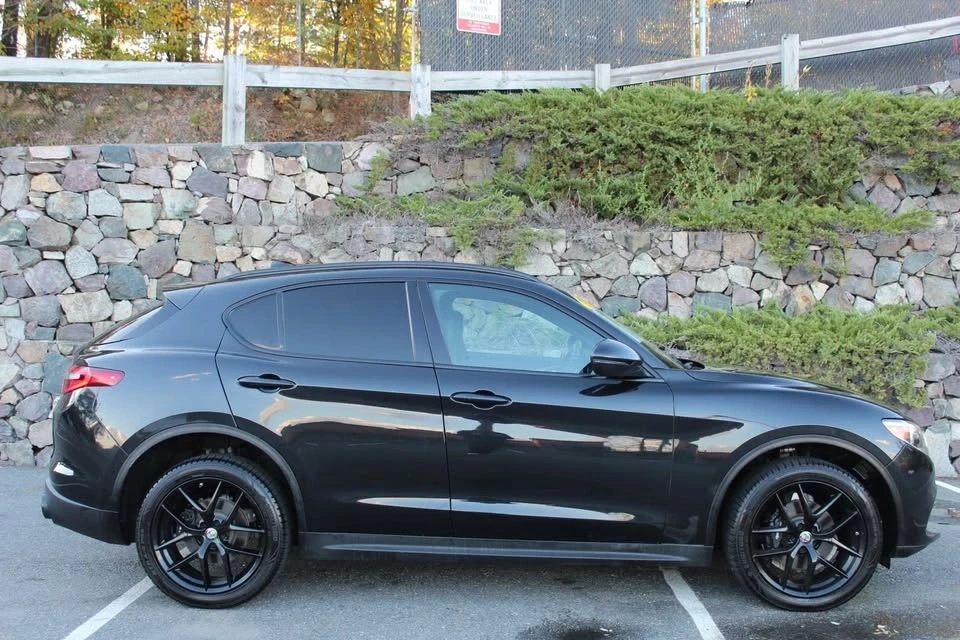 2018 Alfa Romeo Stelvio - Image 16 of 20