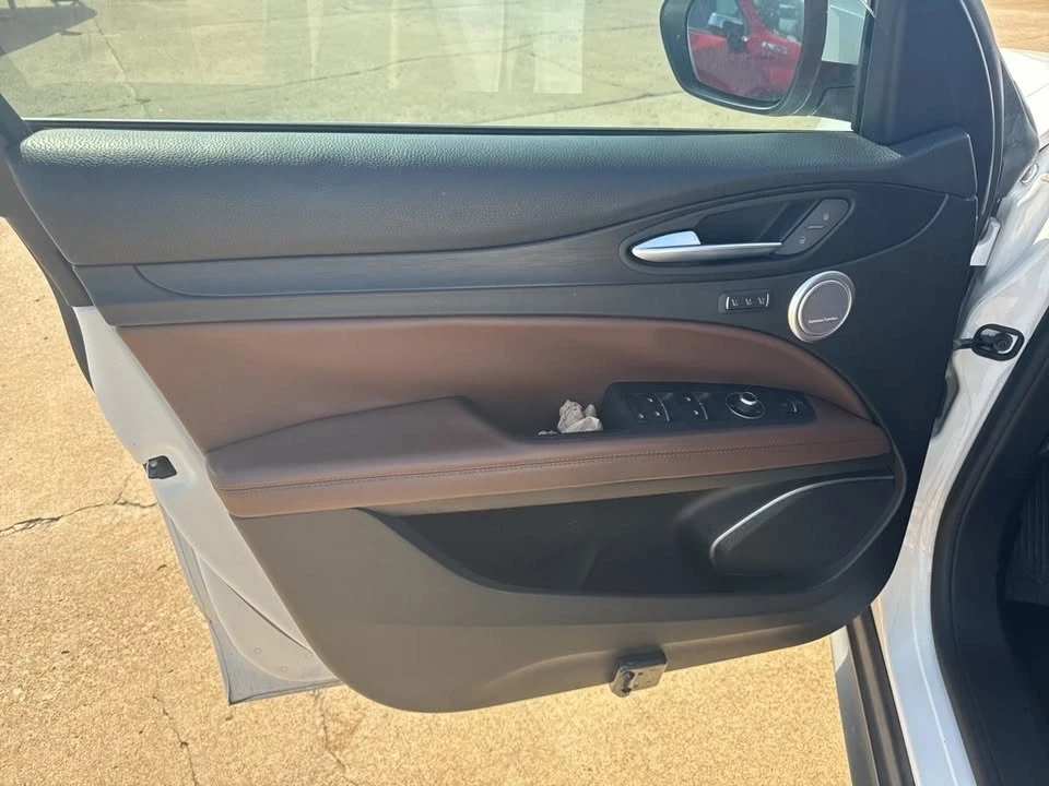 2018 Alfa Romeo Stelvio - Image 11 of 20