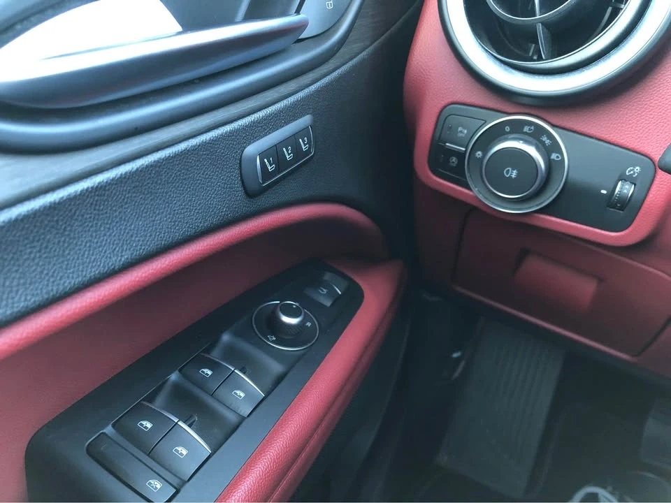 2018 Alfa Romeo Stelvio - Image 11 of 20