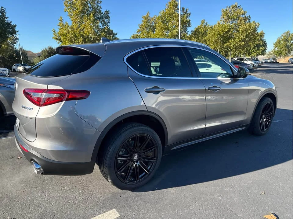2018 Alfa Romeo Stelvio - Image 2 of 8