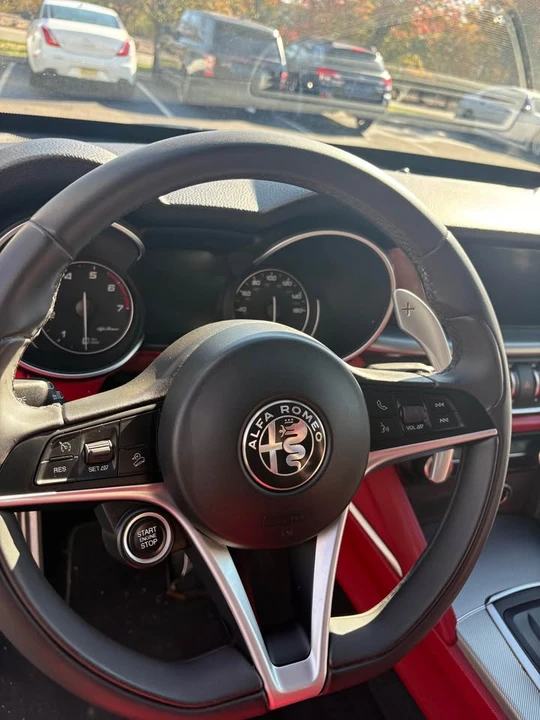 2018 Alfa Romeo Stelvio - Image 8 of 10