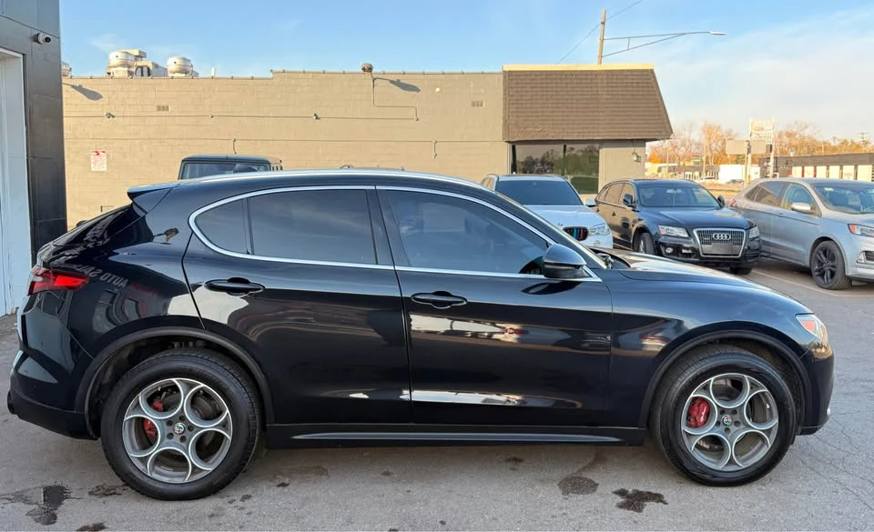 2018 Alfa Romeo Stelvio - Image 7 of 17