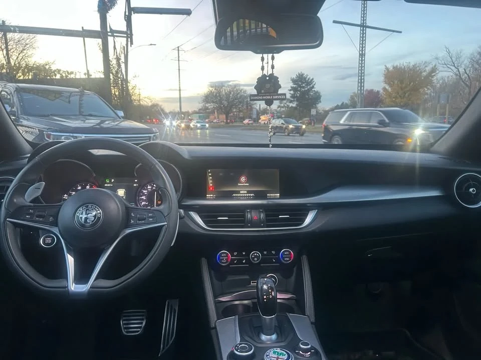2018 Alfa Romeo Stelvio - Image 12 of 17