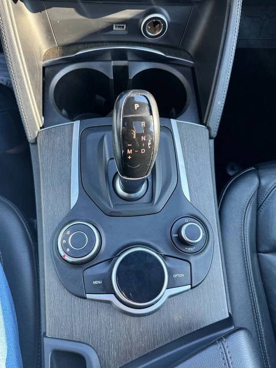2018 Alfa Romeo Stelvio - Image 13 of 20