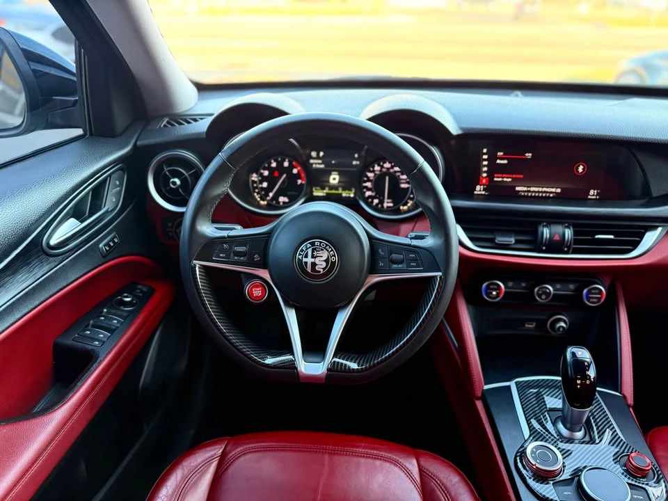 2018 Alfa Romeo Stelvio - Image 15 of 17