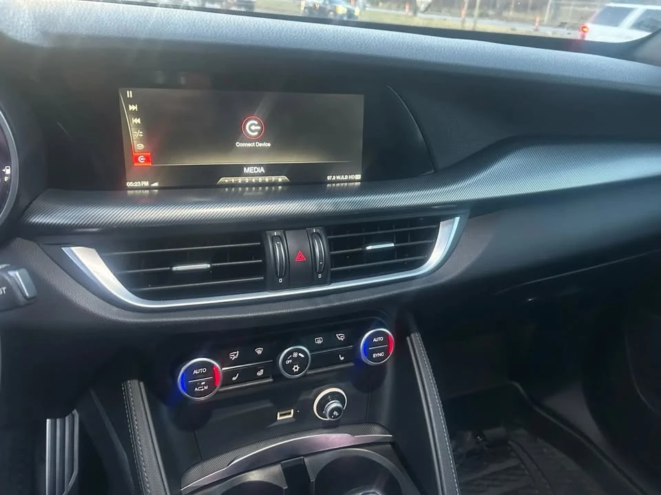 2018 Alfa Romeo Stelvio - Image 14 of 17