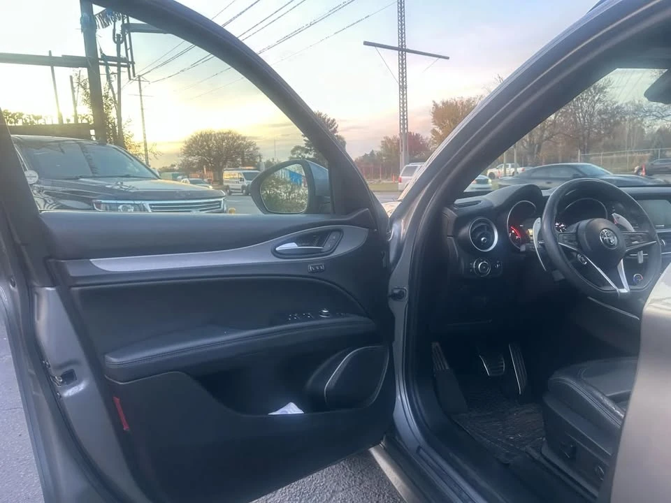 2018 Alfa Romeo Stelvio - Image 10 of 17