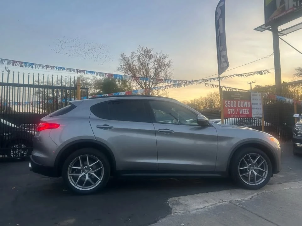 2018 Alfa Romeo Stelvio - Image 5 of 17