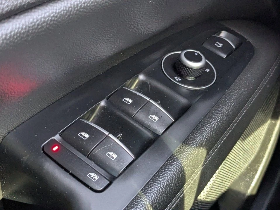 2018 Alfa Romeo Stelvio - Image 15 of 19