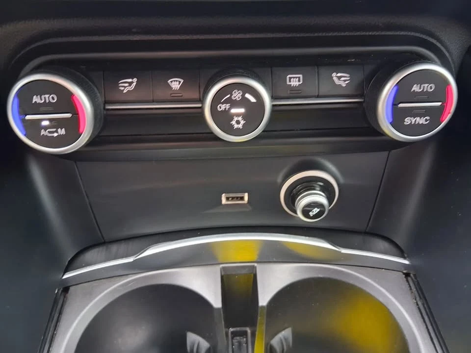 2018 Alfa Romeo Stelvio - Image 15 of 16