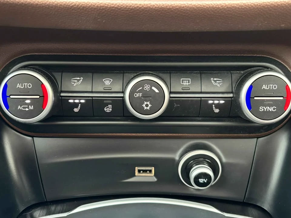 2018 Alfa Romeo Stelvio - Image 17 of 18