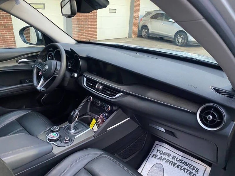 2018 Alfa Romeo Stelvio - Image 14 of 19