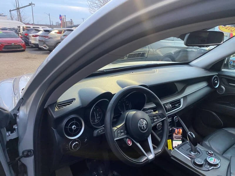 2018 Alfa Romeo Stelvio - Image 15 of 18