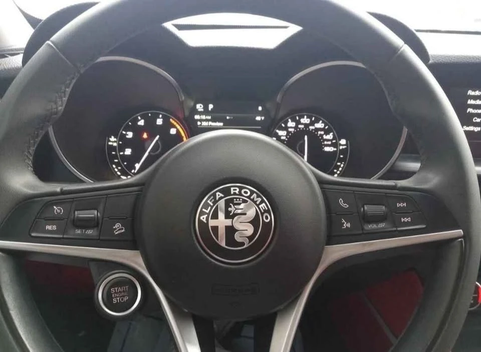 2018 Alfa Romeo Stelvio - Image 15 of 19