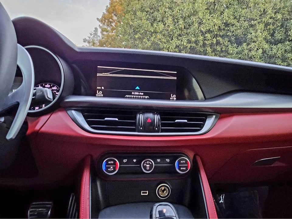 2018 Alfa Romeo Stelvio - Image 17 of 18