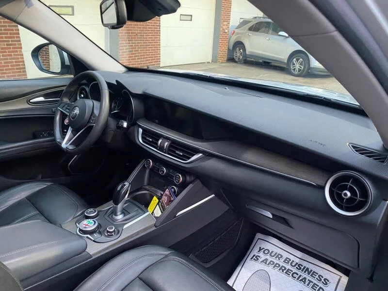 2018 Alfa Romeo Stelvio - Image 13 of 18