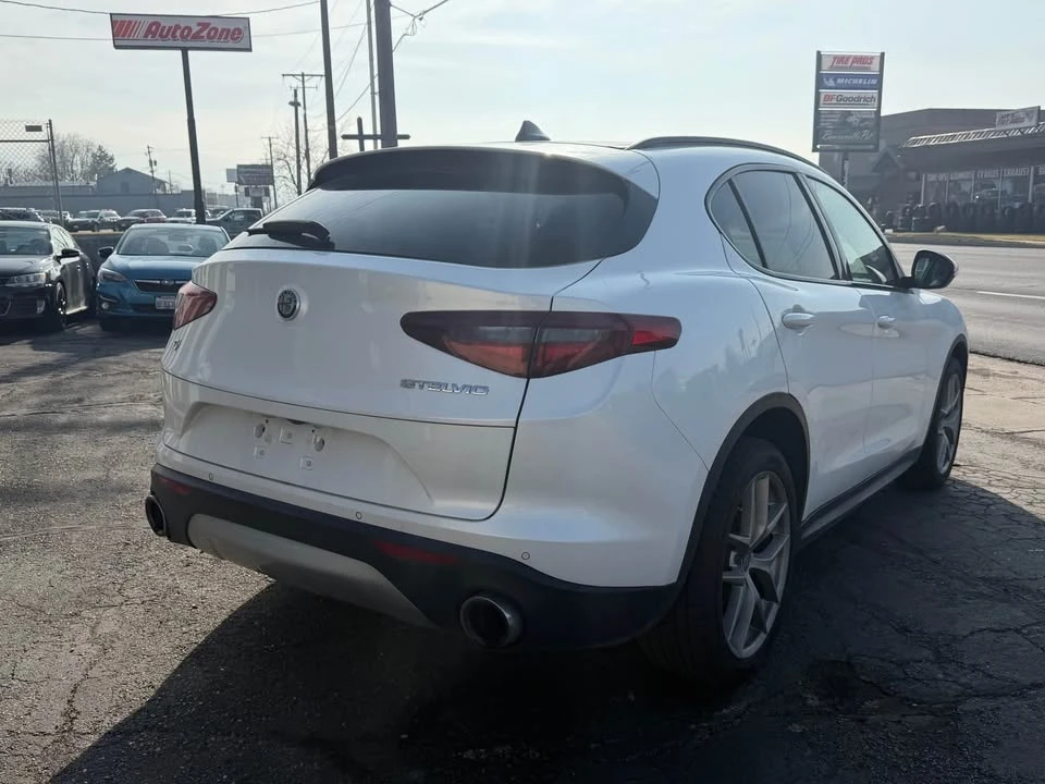 2018 Alfa Romeo Stelvio - Image 5 of 11