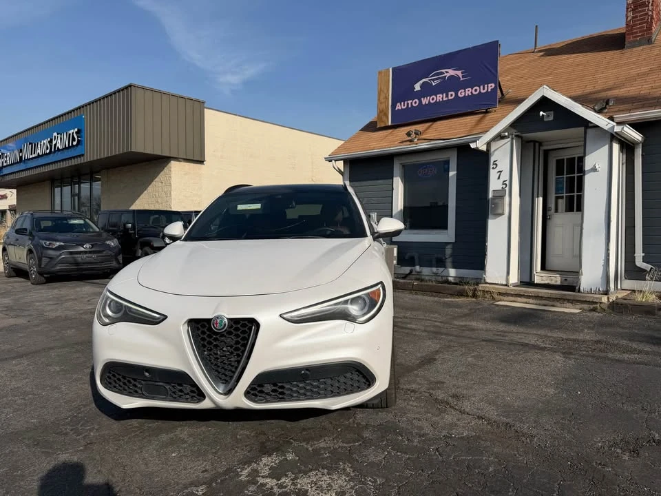 2018 Alfa Romeo Stelvio - Image 2 of 11