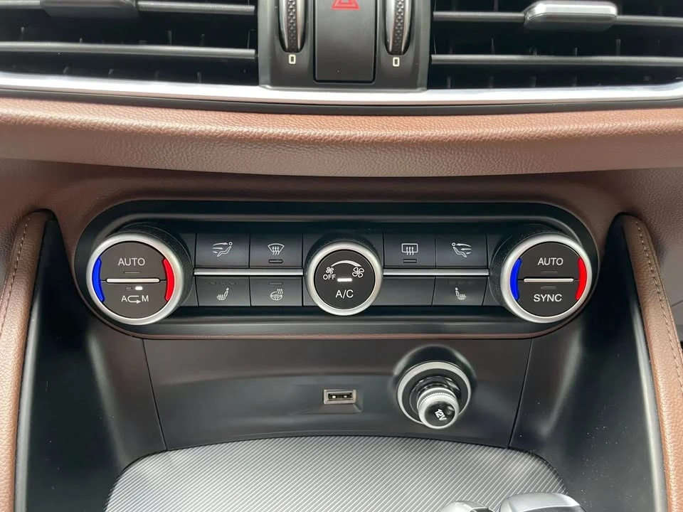 2018 Alfa Romeo Stelvio - Image 13 of 20