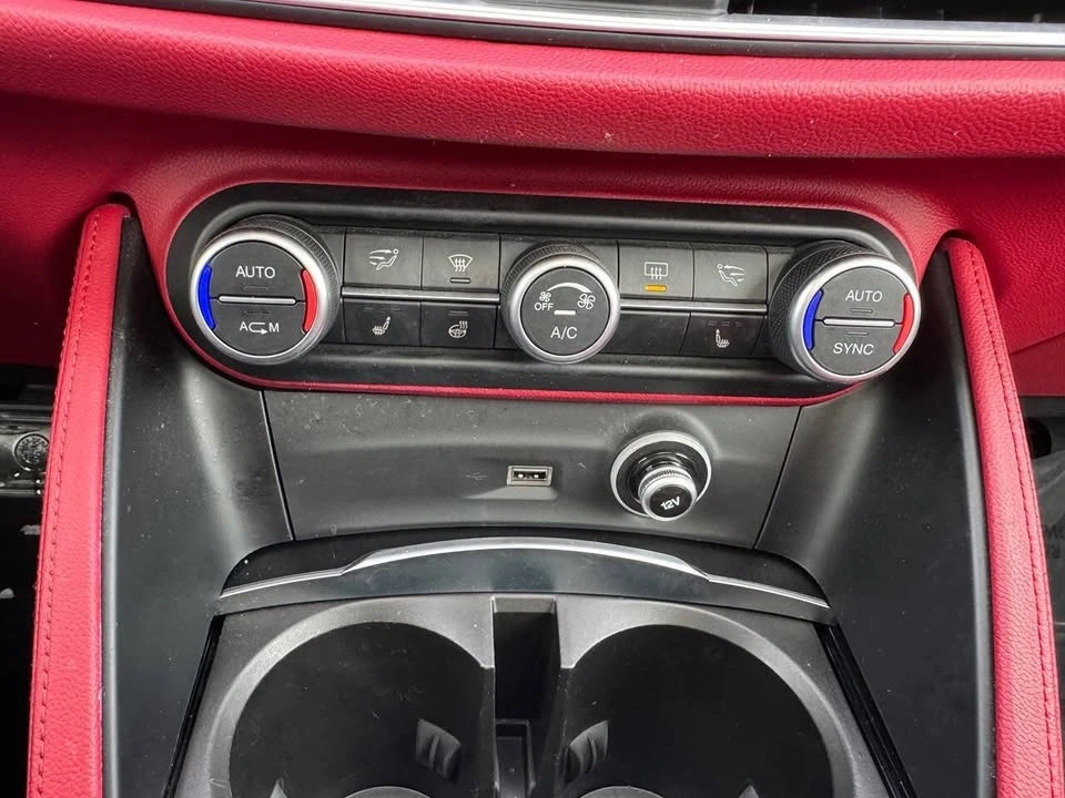 2018 Alfa Romeo Stelvio - Image 12 of 20